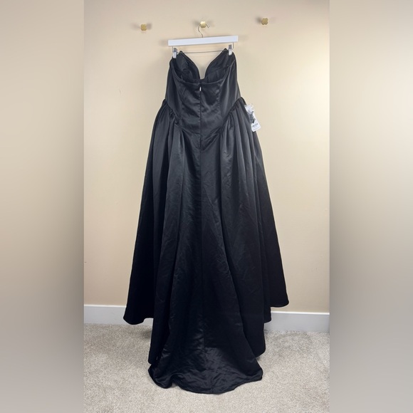 AZAZIE ATELIER Relana Black Sleeveless Bandeau Ballgown - Picture 5 of 14